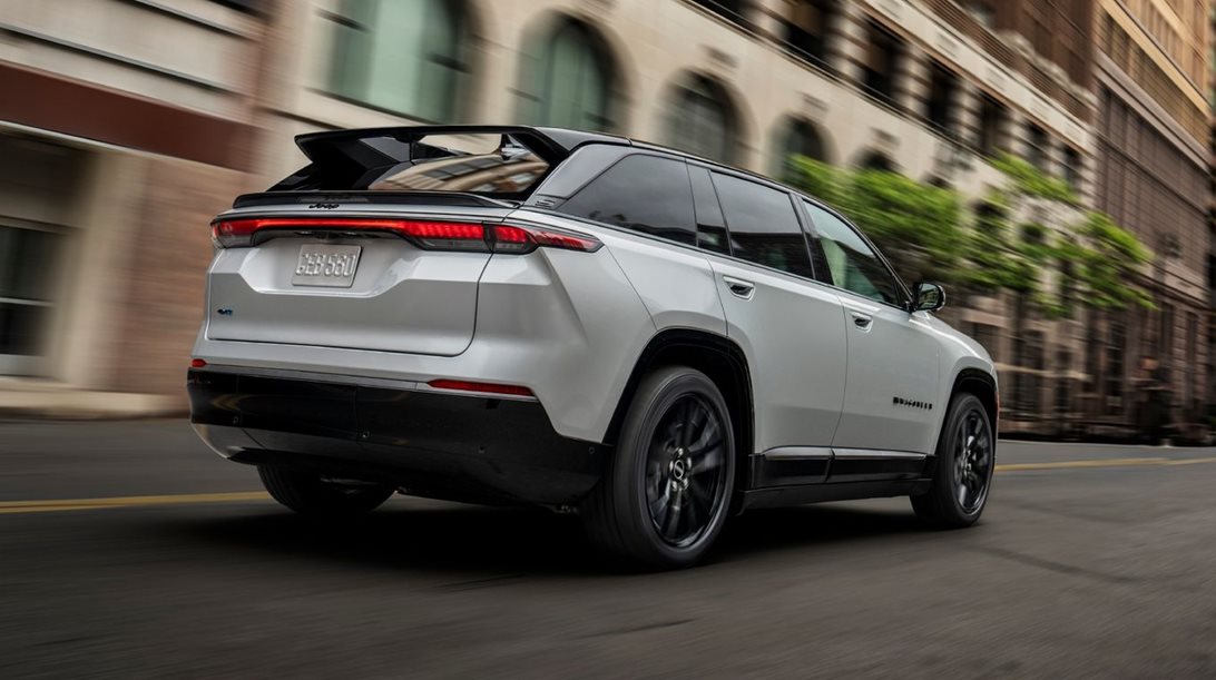 Wagoneer S: Πώς κατάφεραν και έκαναν το πιο αεροδυναμικό Jeep που έγινε ποτέ