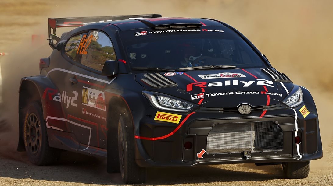 H Toyota παρουσίασε το Yaris Rally2 με Kankkunen και Makkinen