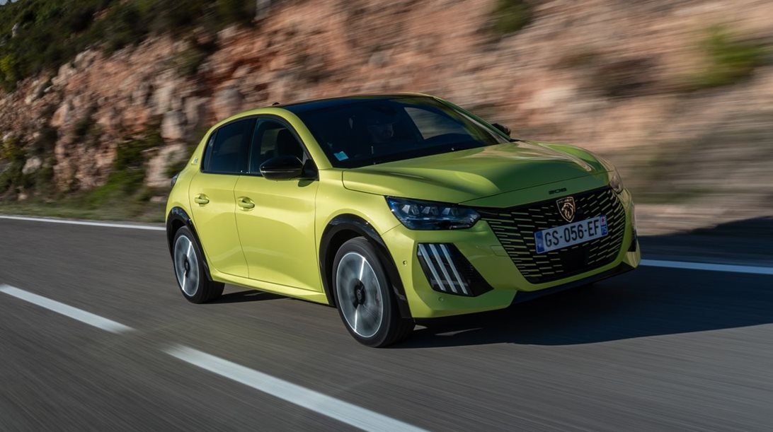 Έγιναν σημαντικές αλλαγές στο Peugeot E-208