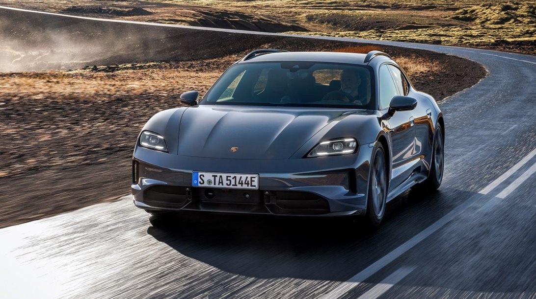 Δείτε τις νέες εκδόσεις στη γκάμα της Porsche Taycan