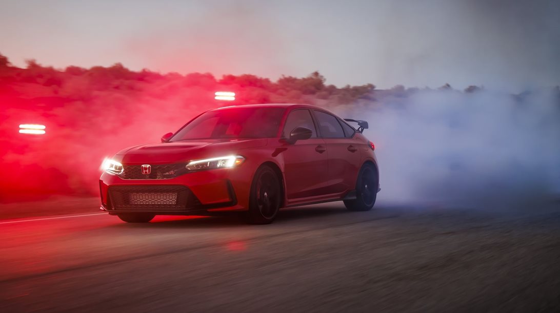 Video: Το Honda Civic Type-R στα χέρια του Max Verstappen