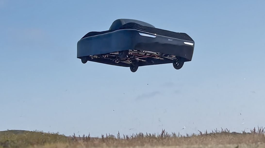 Alef: Δείτε το πρώτο ηλεκτρικό ιπτάμενο αυτοκίνητο να απογειώνεται σε δημόσιο δρόμο