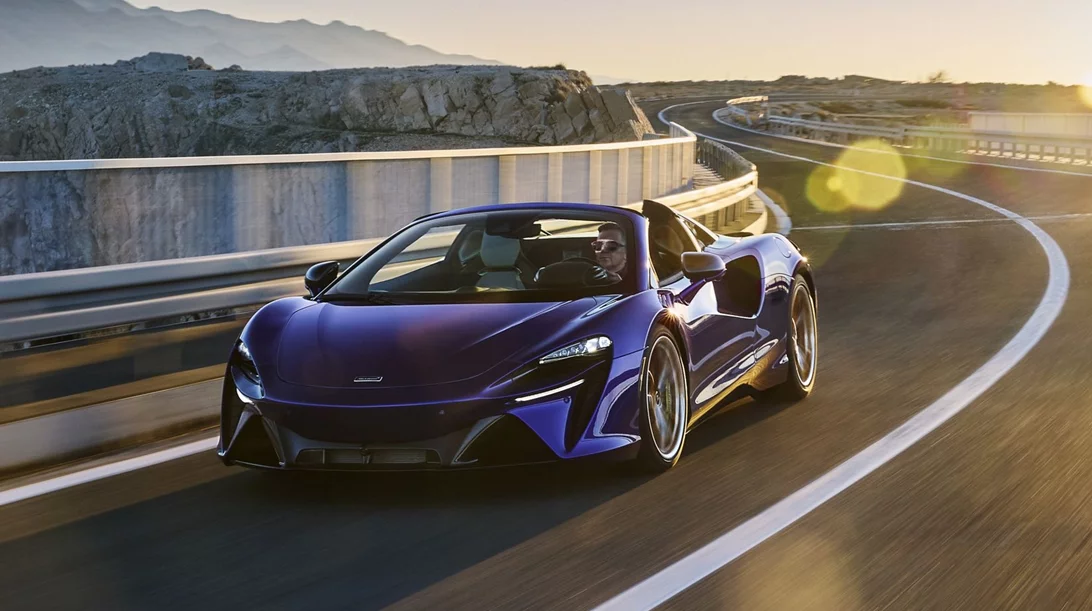 H McLaren Artura Spider είναι ένα supercar για το καλοκαίρι