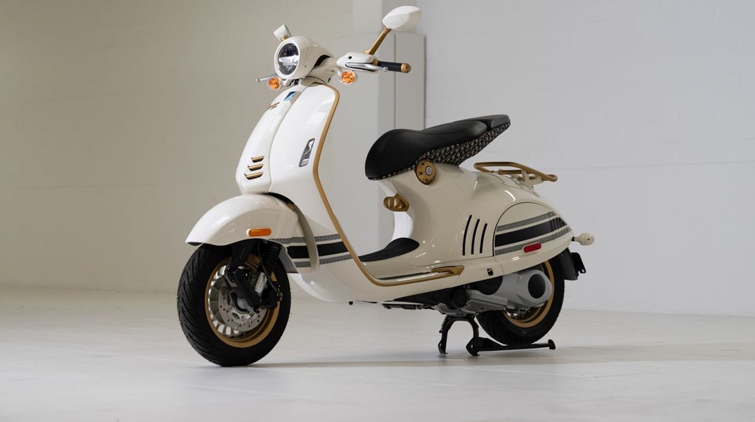 Αυτή η σπάνια Vespa θα πουλήθει 90.000 ευρώ σε δημοπρασία (εικόνες)