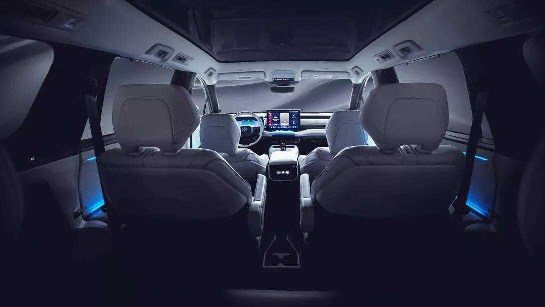 Toyota: Πώς θα είναι το εσωτερικό στο νέο ηλεκτρικό επταθέσιο SUV που ετοιμάζει