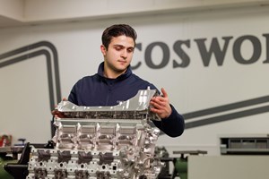 Άκουσε το "ουρλιαχτό" μιας Lotus 925 ίππων με κινητήρα Ferrari (video) - εικόνα 2