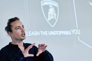Καταδίωξη με μοτοσυκλέτες στην Βαρυμπόμπη-κόντρες και συλλήψεις - εικόνα 4