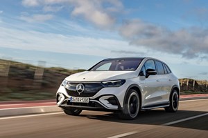 Η Mercedes-AMG EQE περιλαμβάνει IWC ρολόι 7.000 ευρώ. Σε ψηφιακή απεικόνιση - εικόνα 1