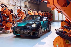 Τι λέει ο σχεδιαστής της Mini για μεγάλες οθόνες και αναδυόμενες χειρολαβές - εικόνα 4