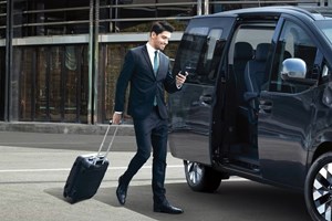 Η Rivian αναστατώνει το Monterey με ένα ηλεκτρικό R1S 1.025 ίππων - εικόνα 5