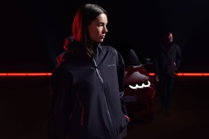 Εταιρεία αυτοκινήτου λανσάρει sneakers με 4.500 ευρώ το ζευγάρι - εικόνα 8