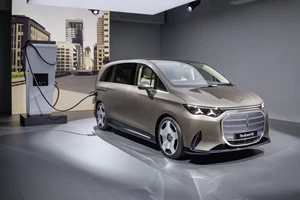 Βασικός δρόμος της Αθήνας παραμένει κλειστός-κανείς δεν ξέρει πότε θα ανοίξει - εικόνα 6