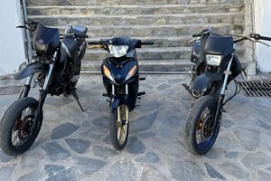 Οδηγός μοτοσικλέτας σόκαρε τους αστυνομικούς με 86 παραβάσεις - εικόνα 2