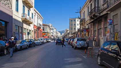 Ο πιο εμπορικός δρόμος της Αθήνας ξανασχεδιάζεται-γιατί καθυστερεί