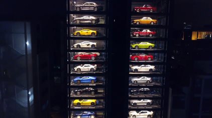 Πού μπορείς να αγοράσεις μια Ferrari όπως ένα μπουκάλι νερό (video)