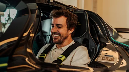 Εμφάνιση Fernando Alonso στο Μονακό με αυτοκίνητο-θρύλο των ράλι (video)