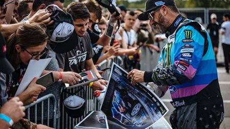 Video: Οι 6 κορυφαίες παρουσίες του Ken Block στο Goodwood