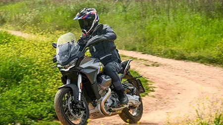 Νέα Moto Guzzi Stelvio: πρώτη δοκιμή στην Ελλάδα