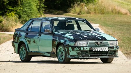 Σε δημοπρασία η Alfa Romeo 75 μεγάλου τηλεοπτικού αστέρα