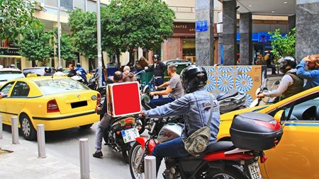 Δακτύλιος: Επιστρέφει από σήμερα στην Αθήνα-τι αλλάζει φέτος και πόσο είναι το πρόστιμο