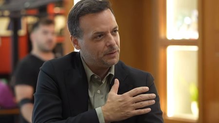 Ο Χάρης Δούκας θα ανοίξει ξανά διάσημο δρόμο της Αθήνας