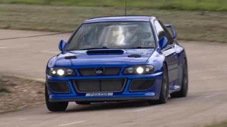 Prodrive P25: Πώς είναι να οδηγείς τoν 635.000 ευρώ απόγονο ενός θρυλικού Subaru