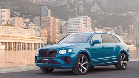 Με το χρώμα του Αιγαίου η Bentley Bentayga Azure Riviera Collection