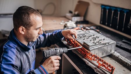 Αν θέλεις να γίνεις μηχανικός ηλεκτρικών αυτοκινήτων αυτό το πρόγραμμα σε ενδιαφέρει