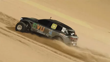 Το Zeekr 7X είναι το πρώτο ηλεκτρικό αυτοκίνητο που κατακτά τον "Τρομακτικό λόφο"