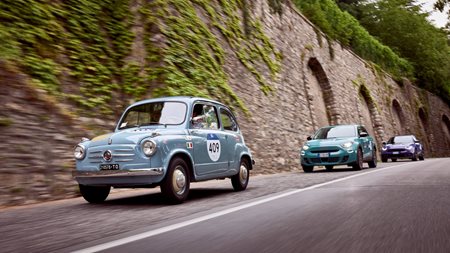 Ένα Fiat 600 του 1955 στον θρυλικό αγώνα 1000 Miglia