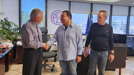 Αυτός είναι ο οδηγός λεωφορείου στην Ελλάδα που βρήκε 2.500 ευρώ-τι έκανε