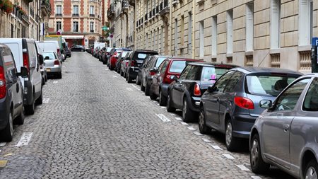 Επίσημο: 18 ευρώ την ώρα το πάρκινγκ στο Παρίσι για βαριά αυτοκίνητα