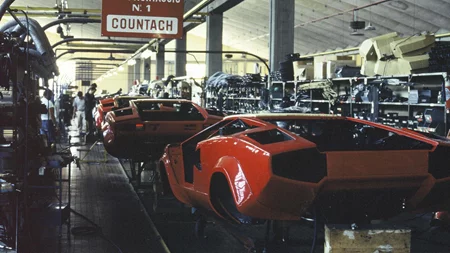 H Lamborghini Countach γίνεται 50 ετών και επιστρέφει στην παραγωγή (εικόνες, video)
