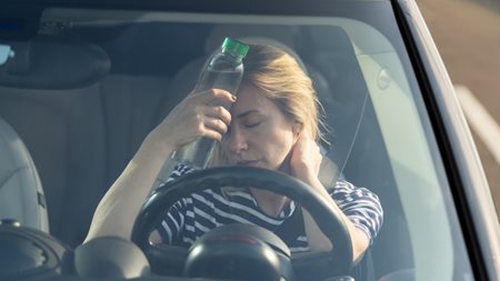 Οδήγηση με καύσωνα: Οι επίσημες οδηγίες του υπουργείου Μεταφορών