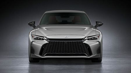 Γιατί η Lexus επέλεξε facelift και όχι αντικατάσταση του IS