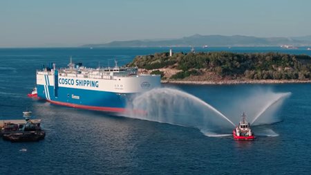 Έφτασε στην Ελλάδα το πλοίο των 7.000 αυτοκινήτων