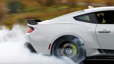 Η Ford θα αποκαλύψει νέο αυτοκίνητο υψηλών επιδόσεων στο Ντιτρόιτ