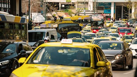 Κυκλοφοριακές ρυθμίσεις το Σαββατοκύριακο στην Αθήνα για τον αγώνα κατά του καρκίνου του μαστού