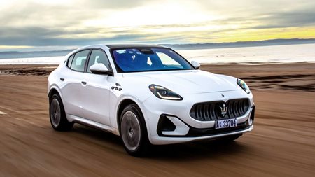 Πόσο διαφέρουν τα ελαστικά της Bridgestone που εξέλιξε ειδικά για την Maserati Grecale Folgore