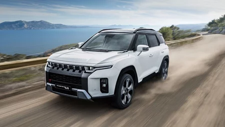 KGM Torres: Το νέο υβριδικό SUV που βγάζει όλες τις αστικές μετακινήσεις ηλεκτρικά