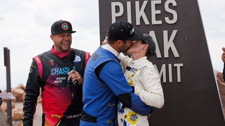 Δείτε έναν απίθανο γάμο σε υψόμετρο 4.302 μέτρων (video)