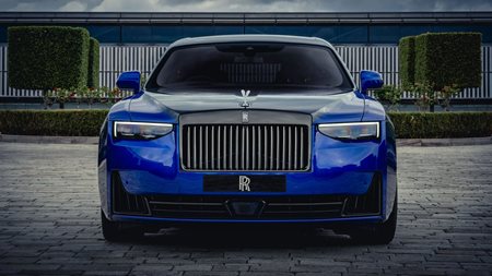 Αυτή είναι η πρώτη Rolls-Royce εμπνευσμένη από τα βιντεοπαιχνίδια των 80s