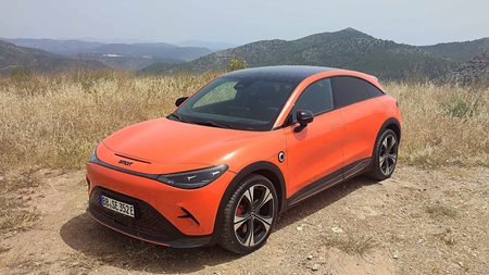 Οδηγούμε στην Ελλάδα το νέο smart #3 στην παντοδύναμη έκδοση Brabus