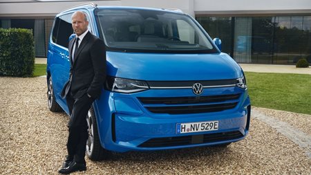 O Jason Statham διαφημίζει το νέο VW Transporter (video)