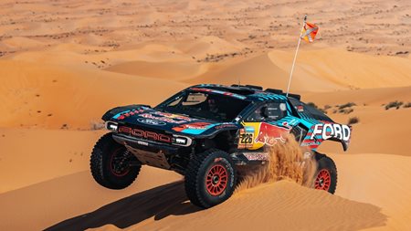 Στο βάθρο του ράλι Dakar 2025 το πλήρωμα του Ford Raptor T1+