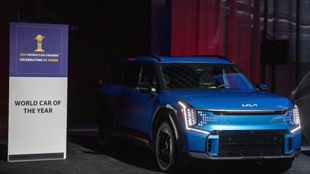 Διπλή νίκη για το Kia EV9 στο World Car of the Year 2024