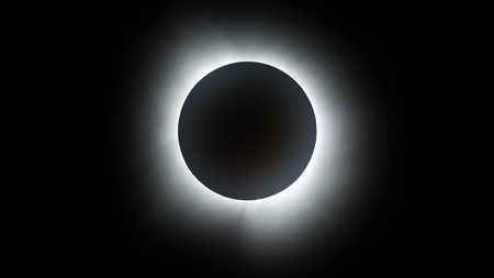 Ολική έκλειψη ηλίου: Η εκδήλωση της NASA στην πίστα της Ινδιανάπολης