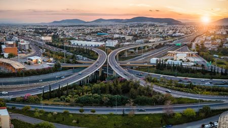 Ουρές στην Αττική Οδό-Τι συνέβη και έκλεισαν λωρίδες