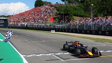 F1 GP Εμίλια Ρομάνια: Νίκη Verstappen από την πρώτη στροφή