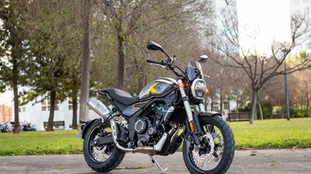 Με προσιτή τιμή διατίθεται το νέο scrambler Voge AC525X